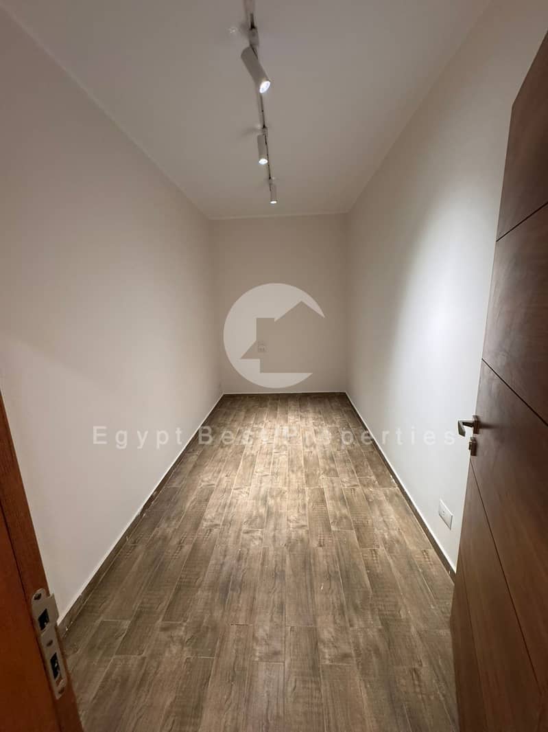 21 c3c54442-355e-4ccc-87f9-464a6aa82bc2. jpeg