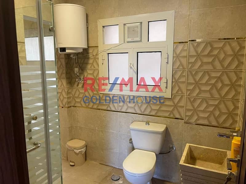 11 627746b5-08fc-4590-aefb-395e6dd41863. jpg