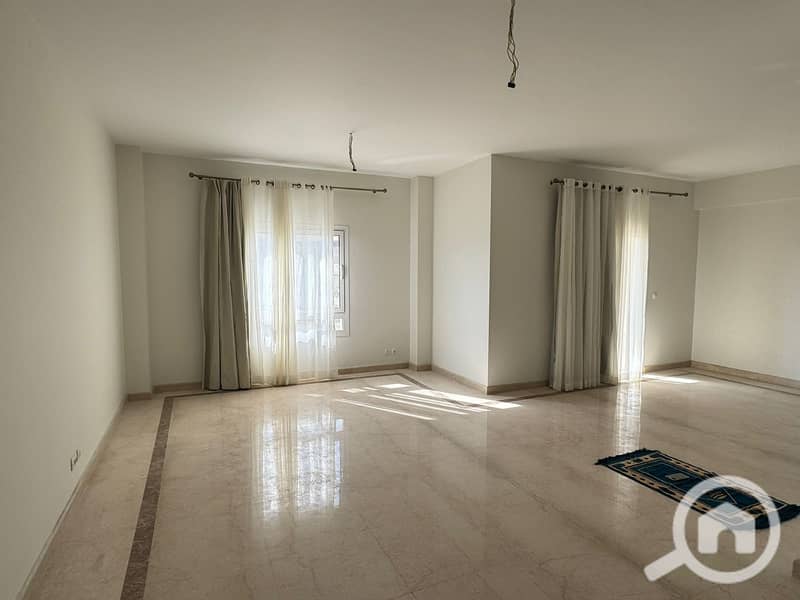 10 bac43f11-8f0c-4719-8a60-674842b9a04c. jpg