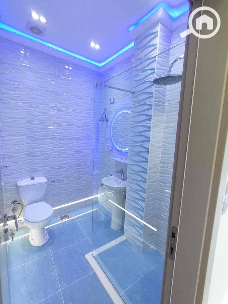 5 f209a215-3090-4100-9158-8c8cc00bc3ee. jpg