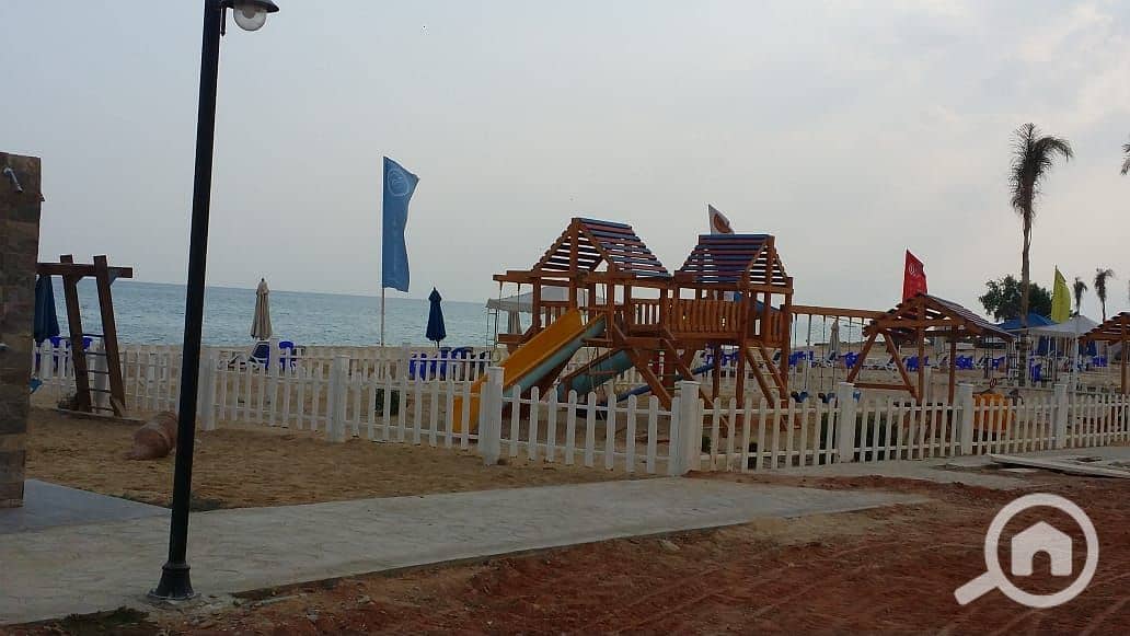 2 4c965adf-6dbd-43d6-afc1-8e7d401f7960. jpg