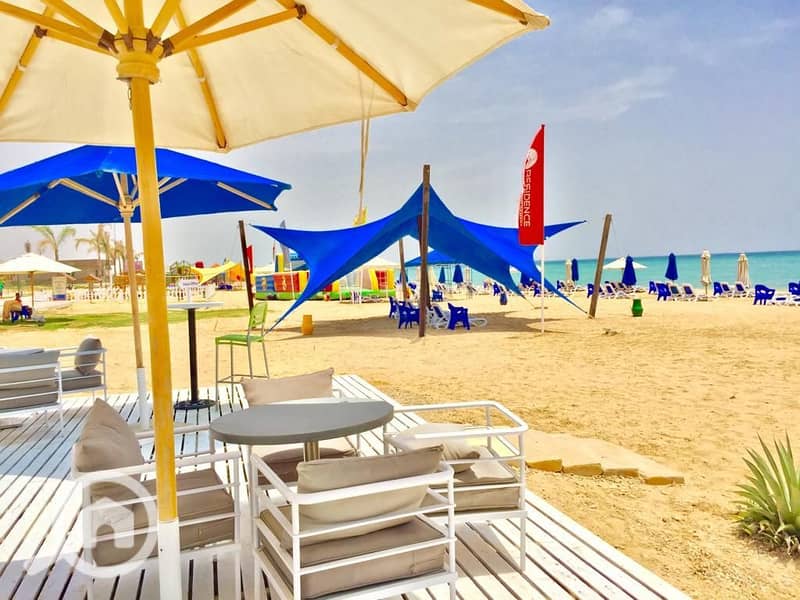 17 5370bf89-bc34-4c26-8b57-1deaf48d2b71. jpg