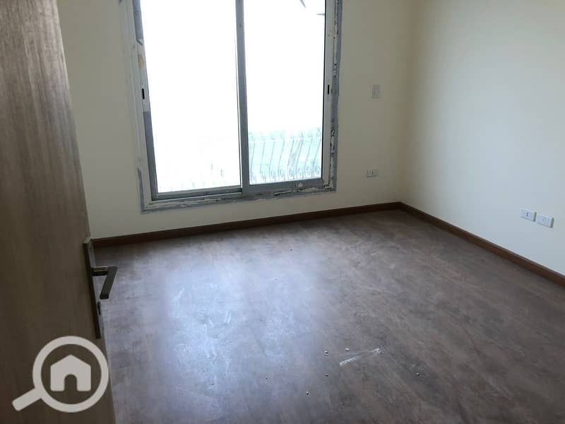 8 WhatsApp Image 2025-11-09 at 12.58. 52_6ab3f34c. jpg