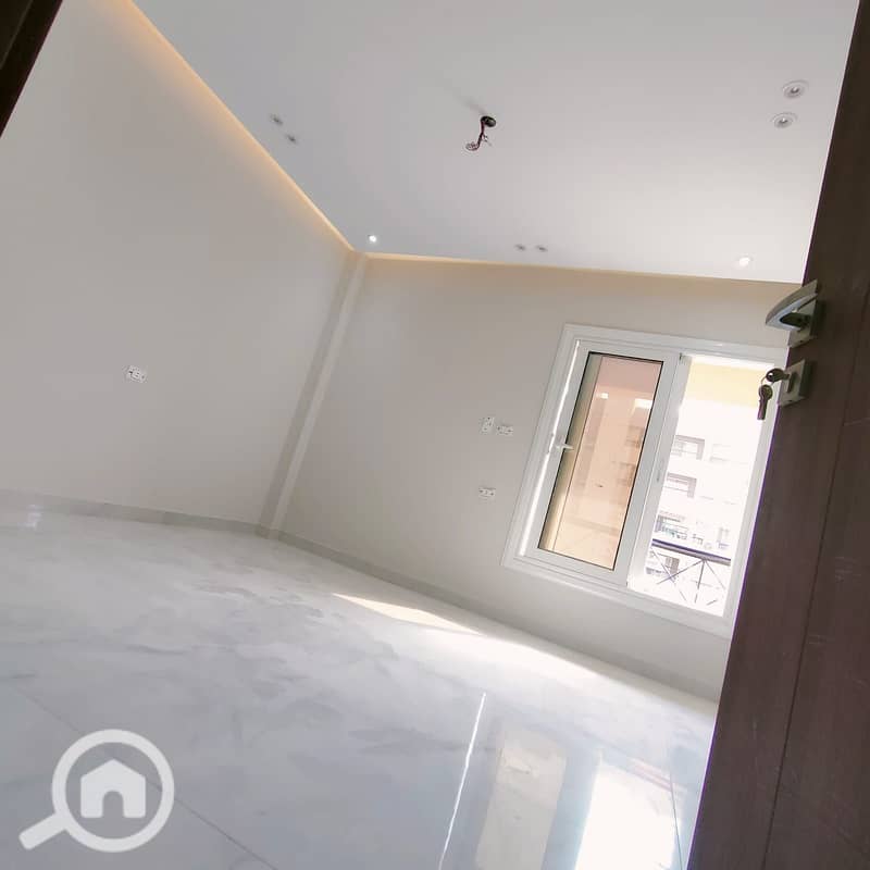 2 WhatsApp Image 2025-11-04 at 2.12. 05 PM (1). jpeg