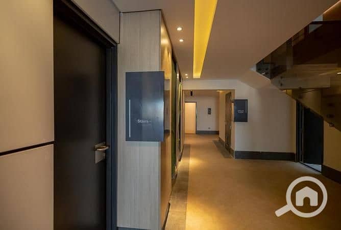 4 3880498-c3f41o. jpg