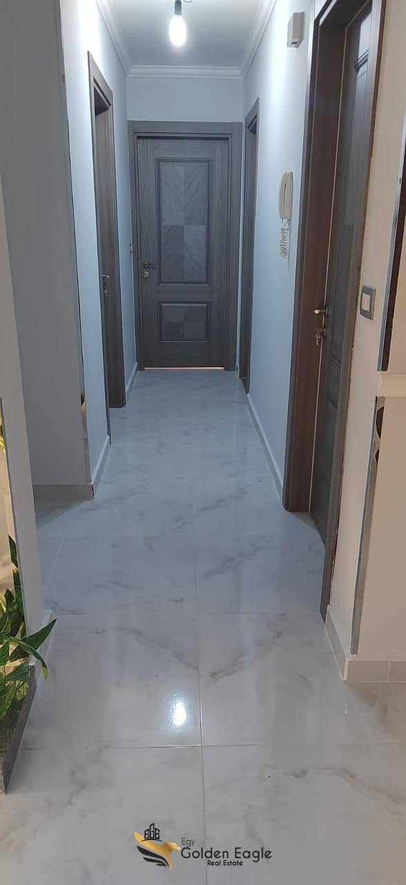 2 aa5f92f0-12eb-4db5-a9d1-eb2642a40435. jpg