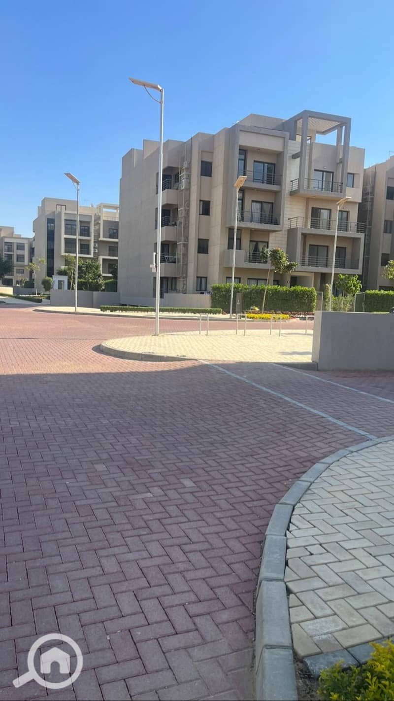 12 d0fdf83d-663b-4aeb-a460-7f5b02bcfbcd. jpg