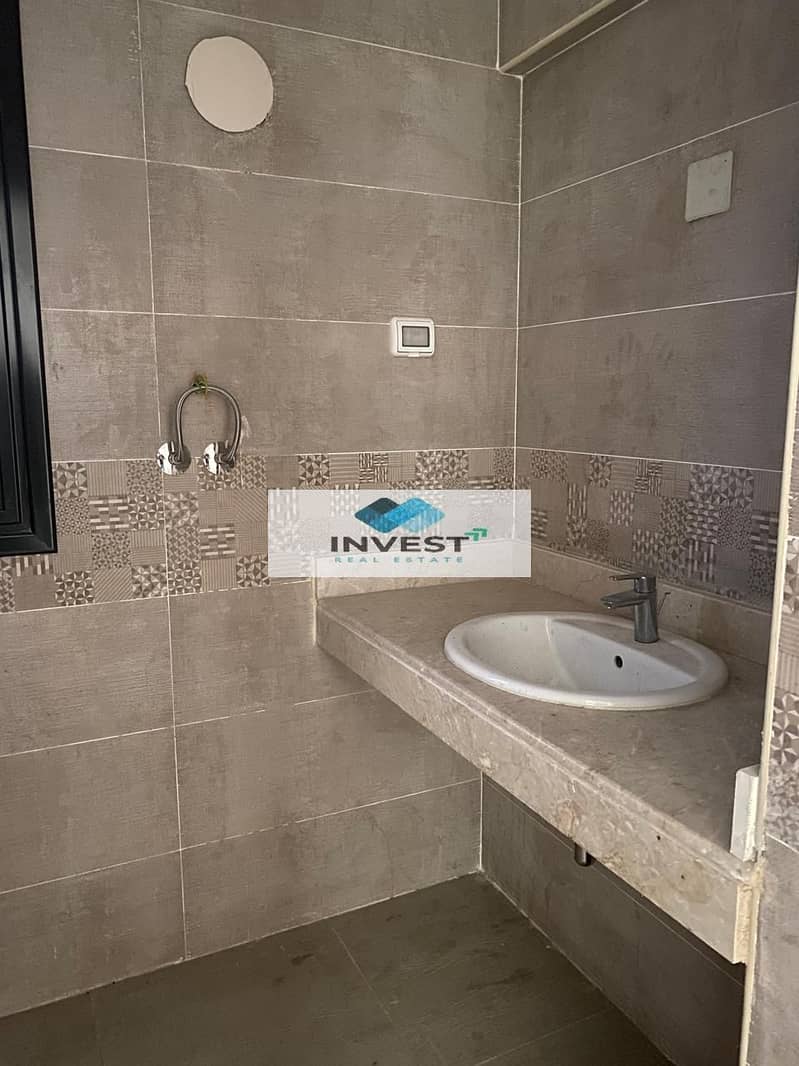 12 WhatsApp Image 2025-11-09 at 14.03. 51_2834418a. jpg