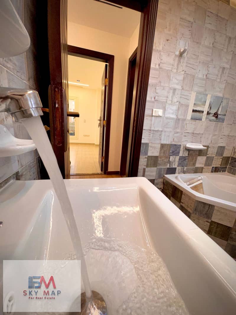 11 571252404_24657121320638265_8265631166404886655_n. jpg