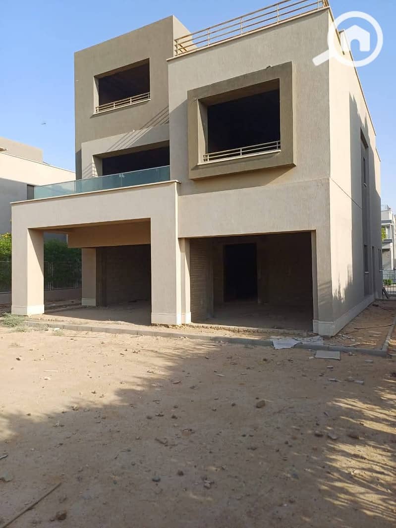 8 b9e5c4e6-4148-4da0-88dc-e97ee95669d8. jpeg