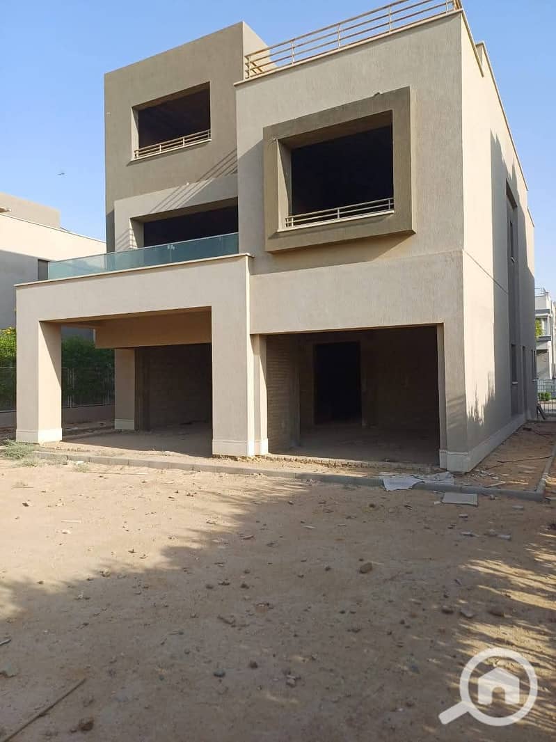 8 b9e5c4e6-4148-4da0-88dc-e97ee95669d8. jpeg