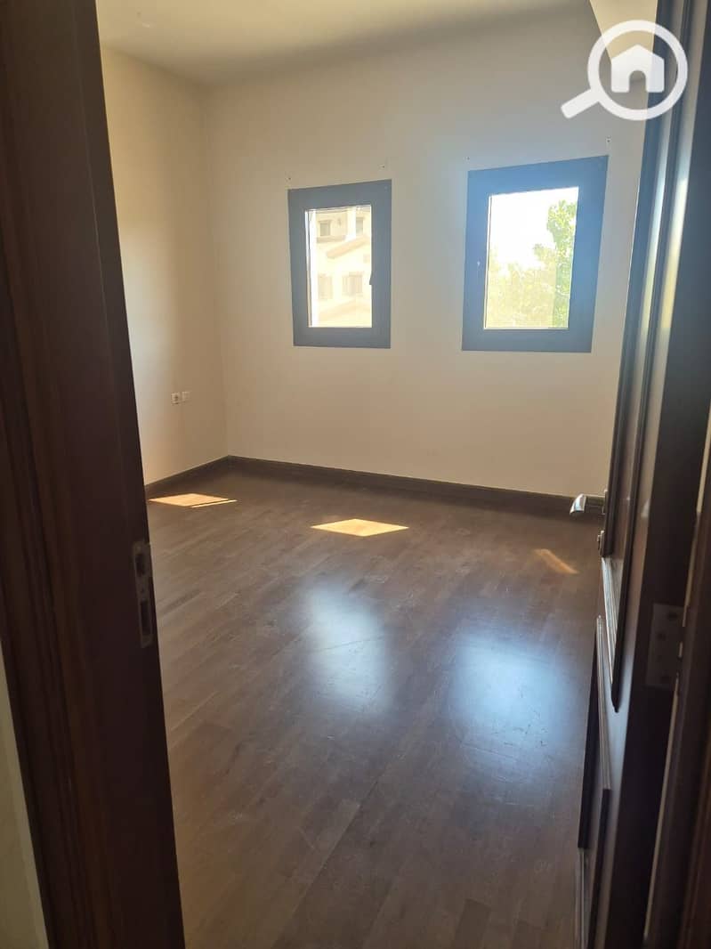 8 87a4a788-1467-4a52-8927-bd806a6d5dbc. jpg