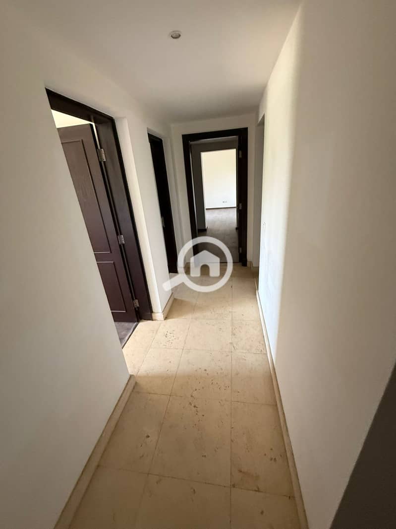 12 72a19dd6-8ec4-4447-b0a7-f9d21fc8ae49. jpg