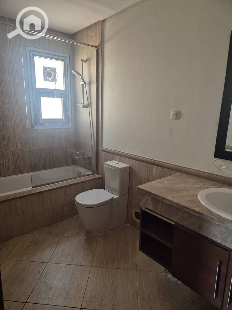 14 93f1bd9e-b6f7-487d-bd32-144797bf1ea0. jpg