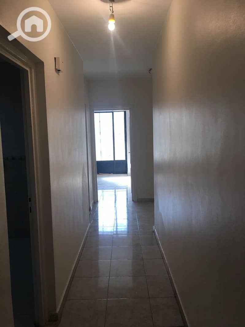 10 8714c683-b481-43e2-ac4d-88d870289ee5. jpg