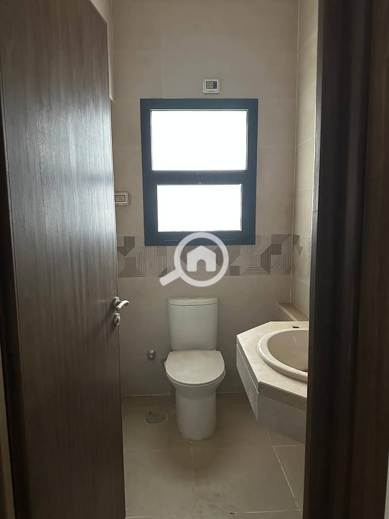 4 WhatsApp Image 2025-11-03 at 2.00. 18 PM(2). jpeg