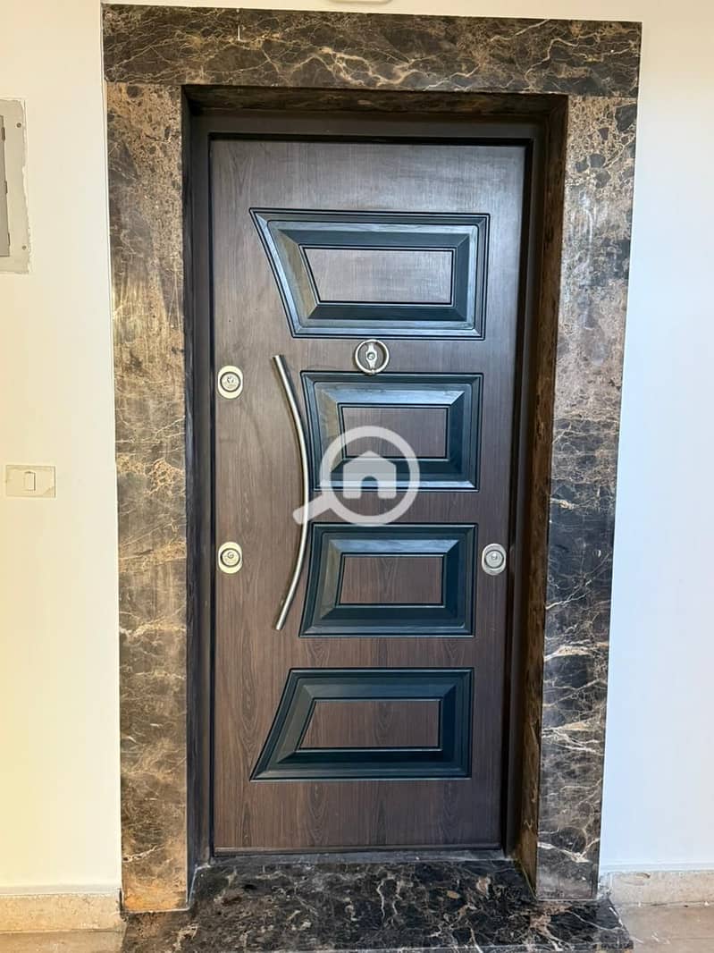 10 d75d8a7a-d640-4ba2-9f31-e7f35651f2df. jpeg