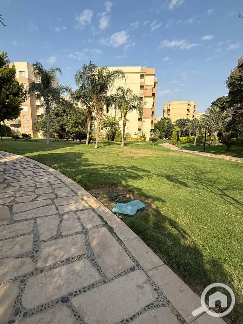 14 ee8a911e-d15d-47d6-9816-d6926d793764. jpeg