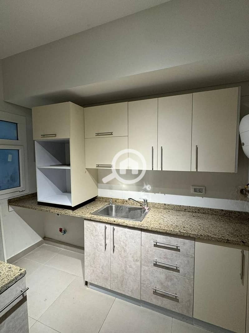 10 a3e579b7-e5f5-4e29-86b3-70c15ee9bfd9. jpg