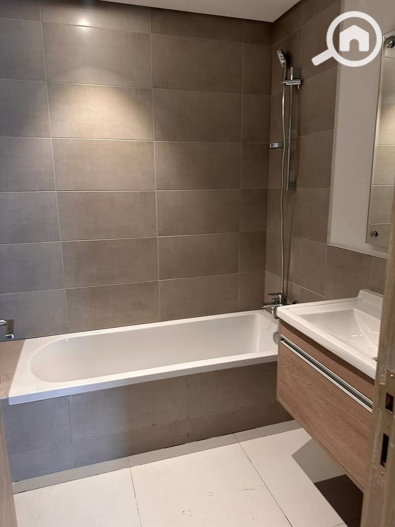 11 ef2767fc-657e-416e-ba98-82ff95f888e1. jpg