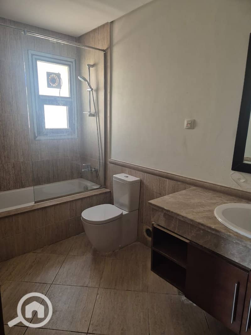 13 93f1bd9e-b6f7-487d-bd32-144797bf1ea0. jpg