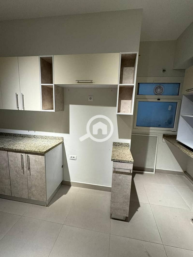 15 d14b1b17-05ab-4242-b131-ee1c3968f682. jpg