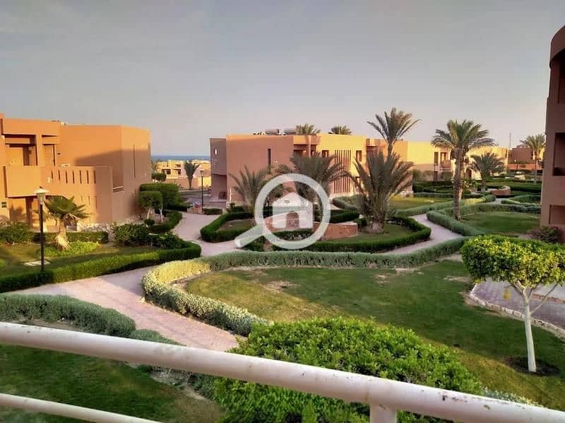 7 5054981-bella-romance-nW7eYzqJMq. jpg