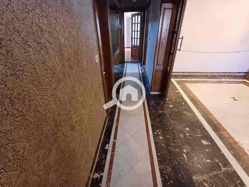 8 c0108965-0fa2-43c1-aa39-13a9f2b1fcb0. jpg