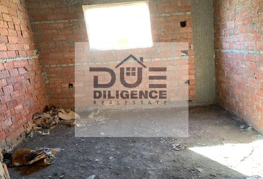 4 e4f990e4-0ec6-4c2c-a5b0-396b4d5e192f. jpg