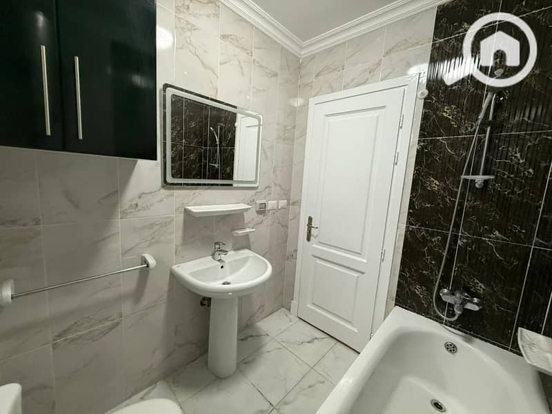 4 90f03f63-eb54-4c79-beb2-55f24171533d. jpg