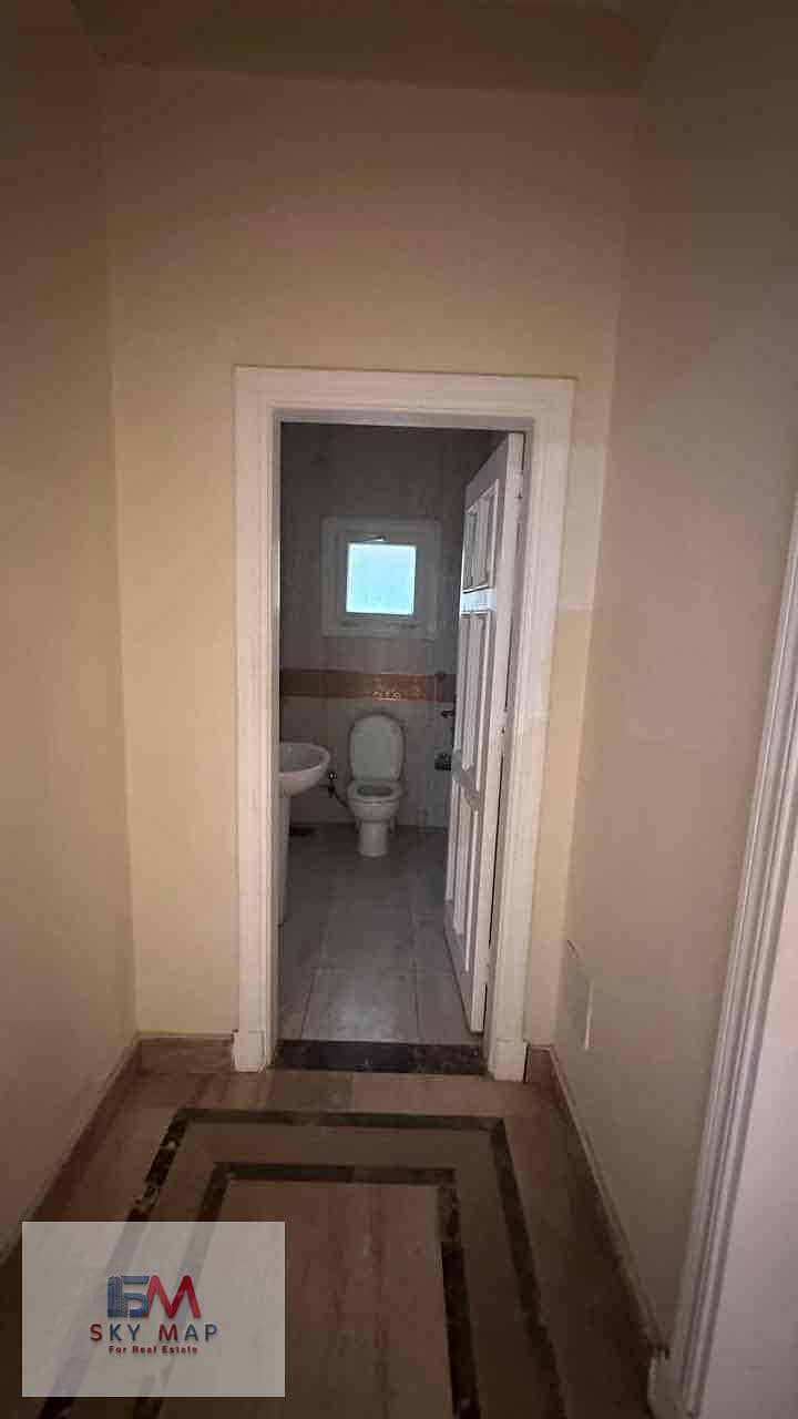 24 50e2ec96-0761-406e-acf8-fdf14d93696f. jpg