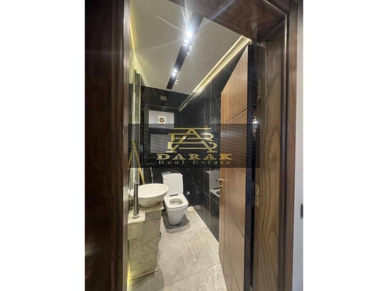 5 2e65734a-792d-4084-ae2b-3e0e05c3d0b0. jpg