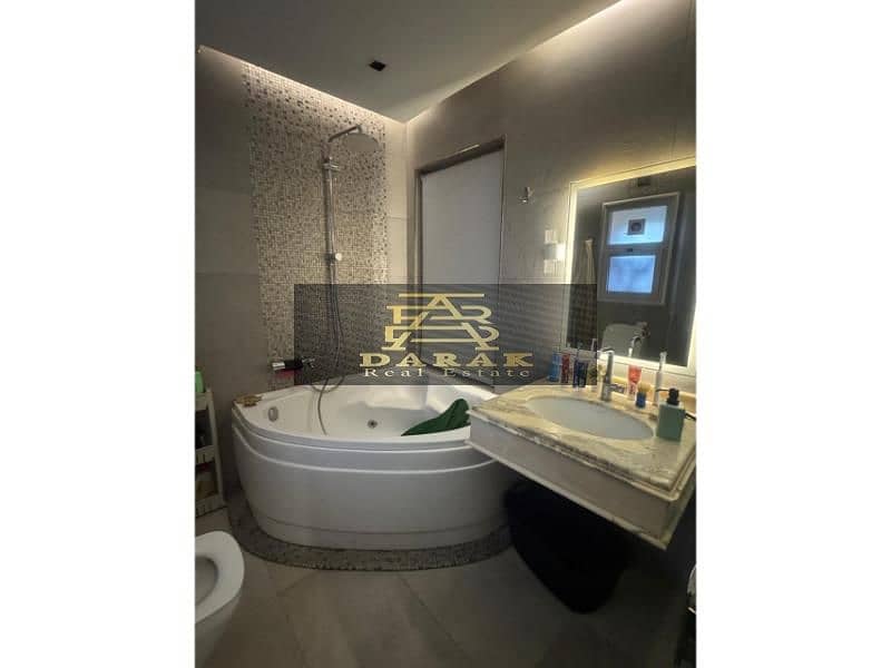 7 051fc675-888b-4fd4-be77-3b9c1e0bce26. jpg