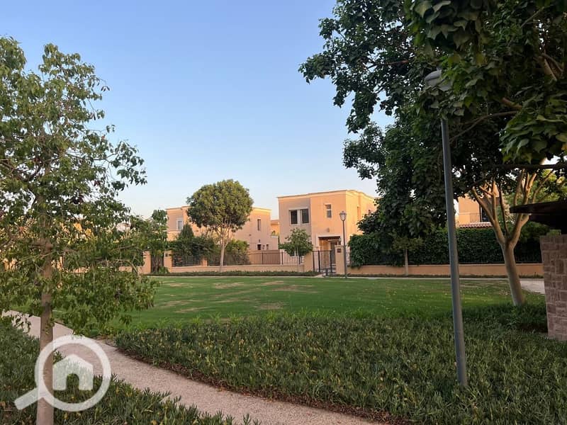 5 ff4bce3a-49aa-4575-9e76-6951e08a994f. jpg