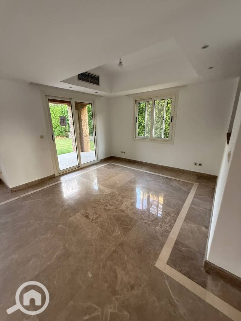 7 eafdc460-bd9d-40a3-8b0d-d7ff98c776dc. jpg