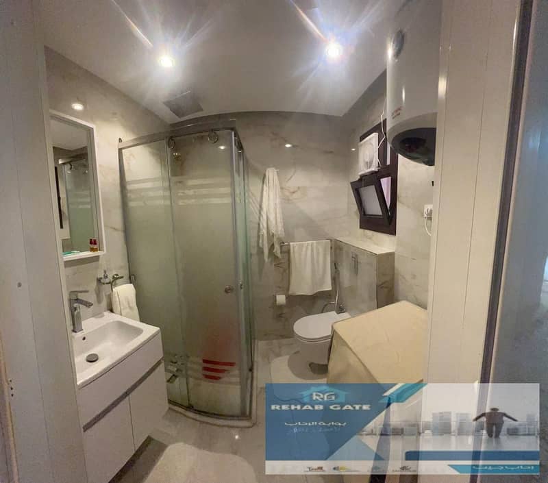 4 c2e7e1e5-5cf4-4b59-ae9c-f45f43a8bf11. jpg