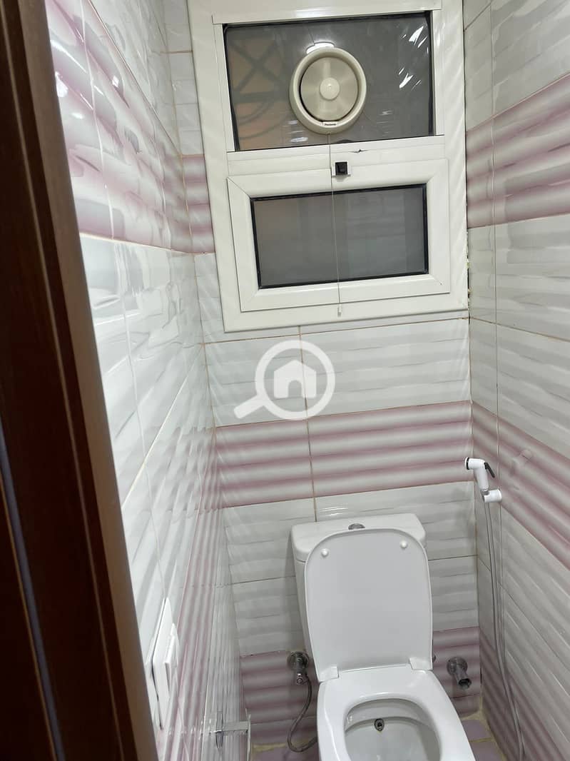 6 8453060b-ca08-451c-ad25-1c486ed15bd3. jpg