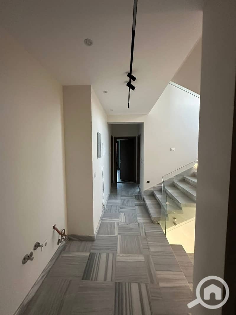 11 12d64a92-da61-4941-a8d5-48eaefa6ef34. jpeg