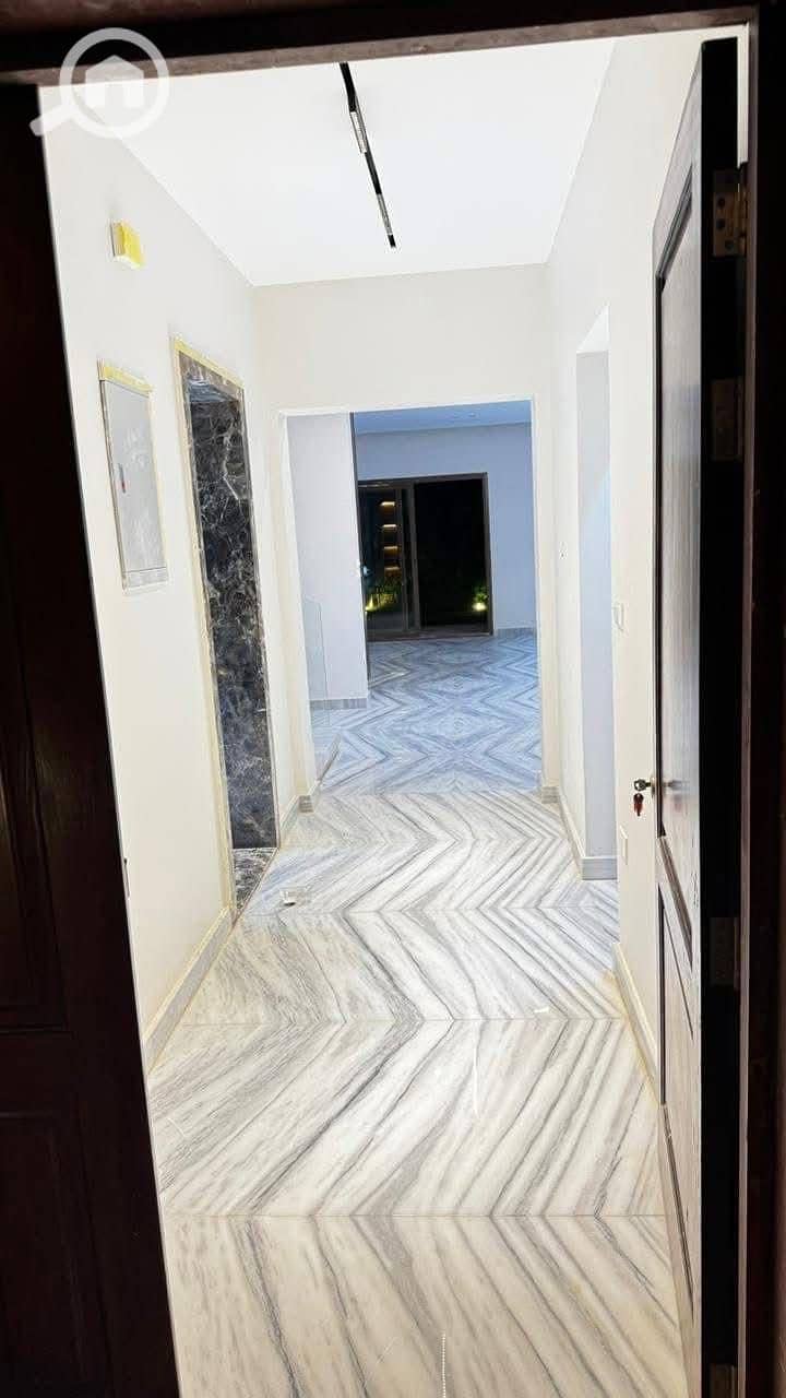 14 094bdf03-2dd6-40f8-9de4-2b5f84c00523. jpeg