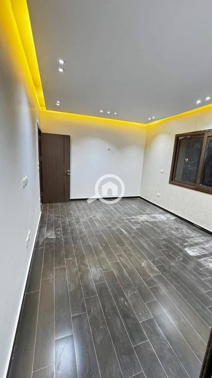 27 ef5d9cd0-da50-45d8-b697-21e88df643f7. jpeg