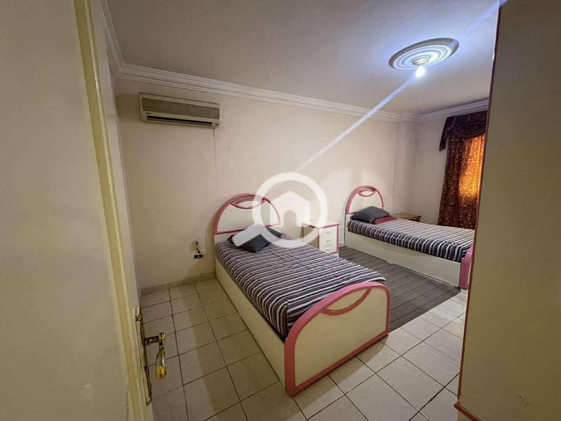 4 7a9d5a7a-29ef-420a-87e0-9069a8165bb9. jpeg