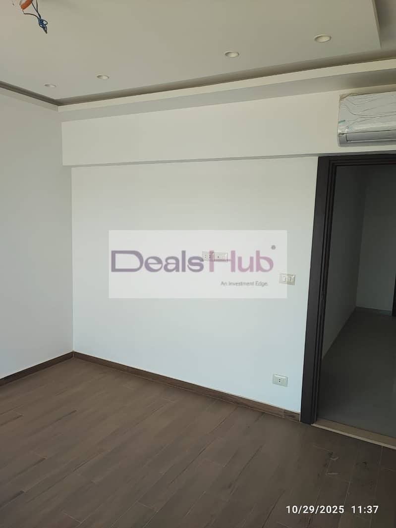 16 0711a57b-c32a-4876-8727-1f5ff7a89385. jpg