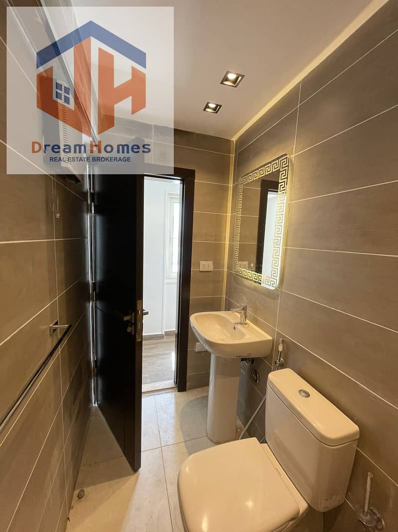 10 95cc19a9-dc62-4d92-b40b-6a2bd1184c6f. jpg