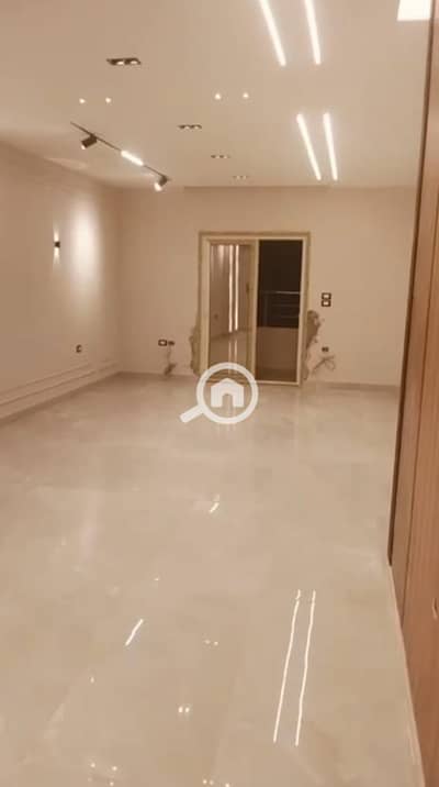 3 Bedroom Flat for Sale in Sheikh Zayed, Giza - d6317d3e-e234-483b-a6c7-c2edb2218d5e. jpg
