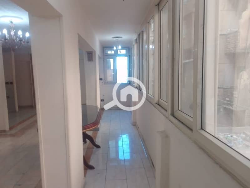 9 d9c8956a-5687-4bb7-866f-d992e5adad84. jpeg