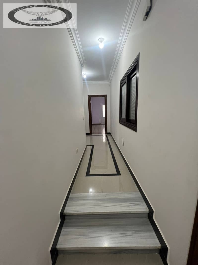 6 5be2a55b-ac25-4ff8-8f9f-c65ee532e290. jpg