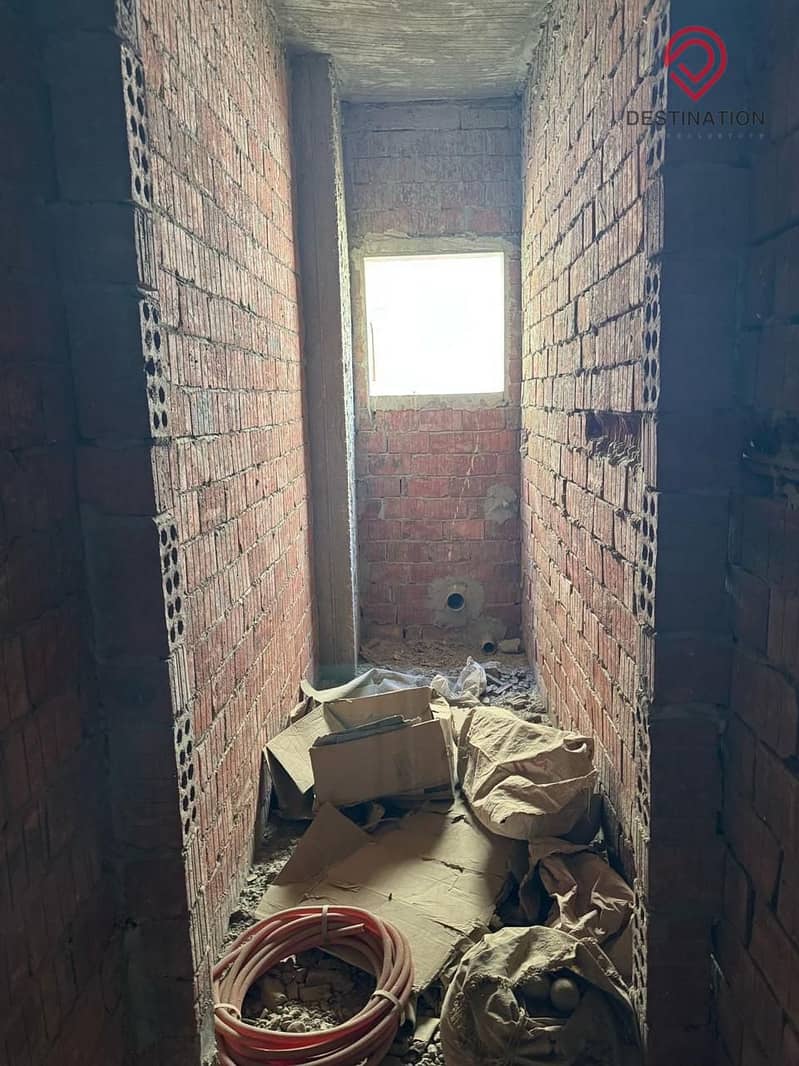 8 18563a26-f7f8-4cf2-bb62-ae52670d4719. jpg