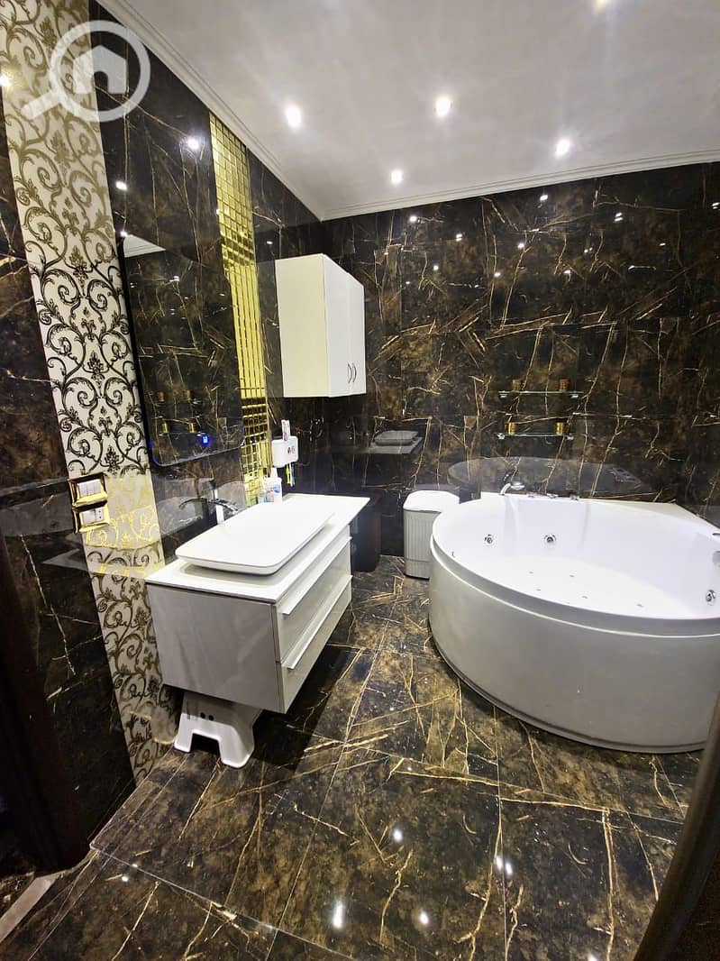 12 59a1306e-e1fb-4ac9-968a-e7ef881c16d7. jpg