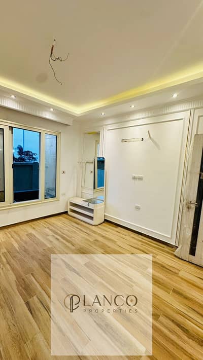 دوبلكس 5 غرف نوم للبيع في الشيخ زايد، الجيزة - IMG-20251027-WA0046. jpg