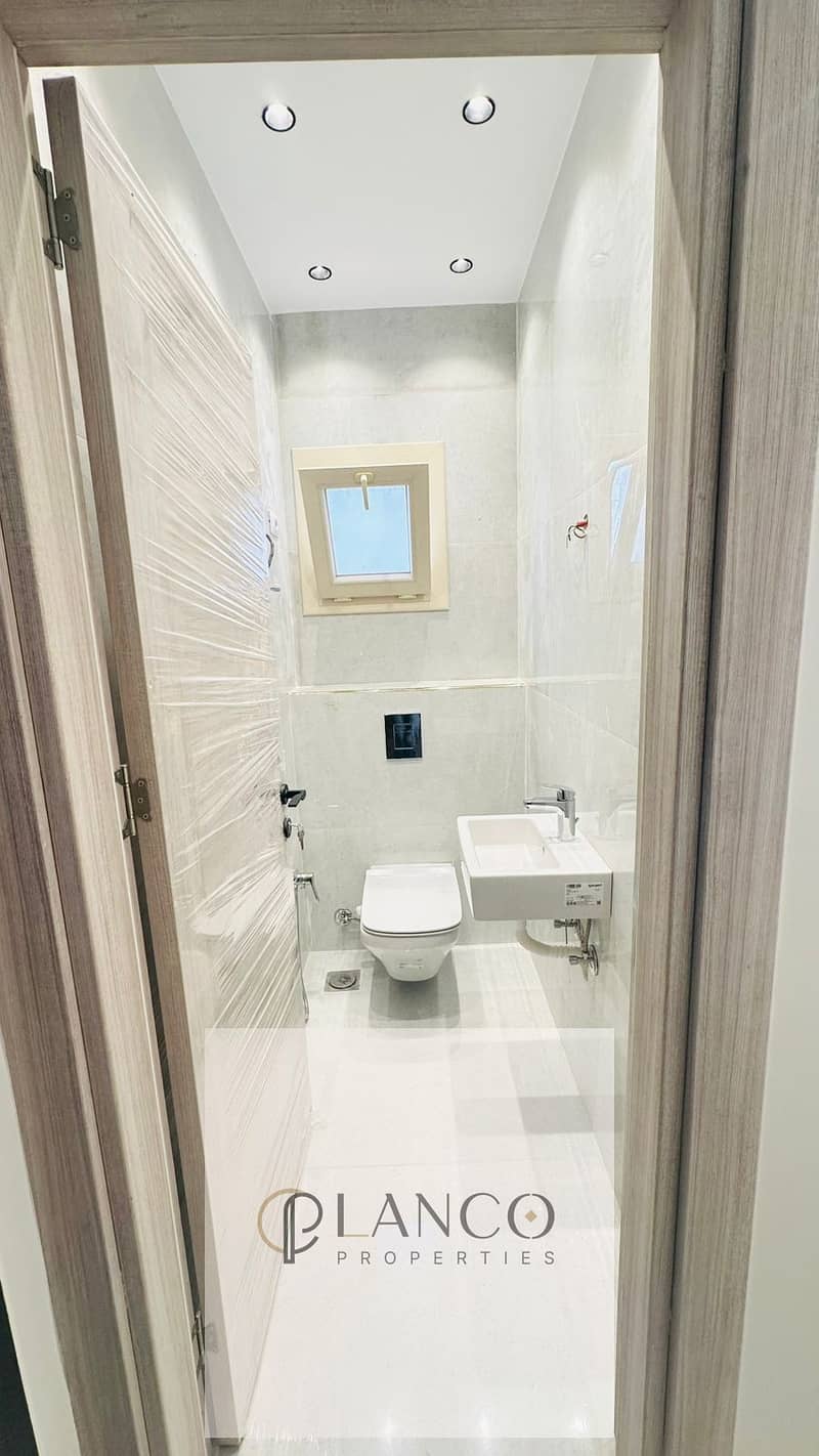 10 WhatsApp Image 2025-10-21 at 19.36. 41_a0305772. jpg